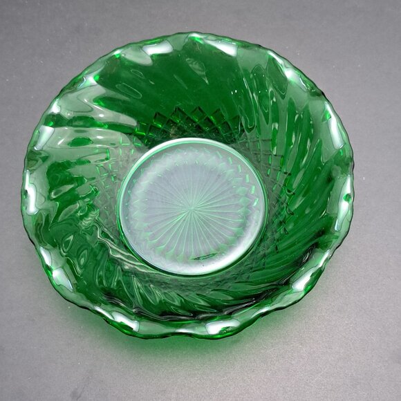Vintage Emerald Green Glass Diamond Swirl Bowl - Picture 4 of 4